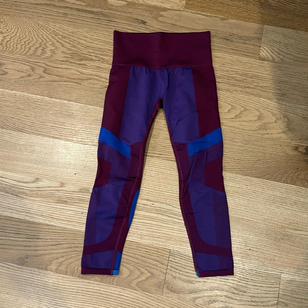 LNDR Cropped Leggings With Compression Size M/L